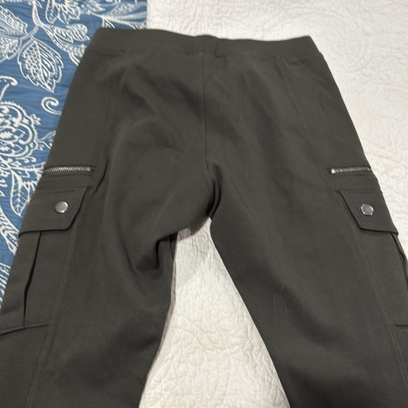 EXPRESS STRETCHY CARGO PANTS - MEDIUM - Picture 7 of 7